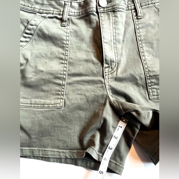 Seven7 Women's Green Button Up Utility Shorts w Pockets Size 16 - Picture 5 of 12